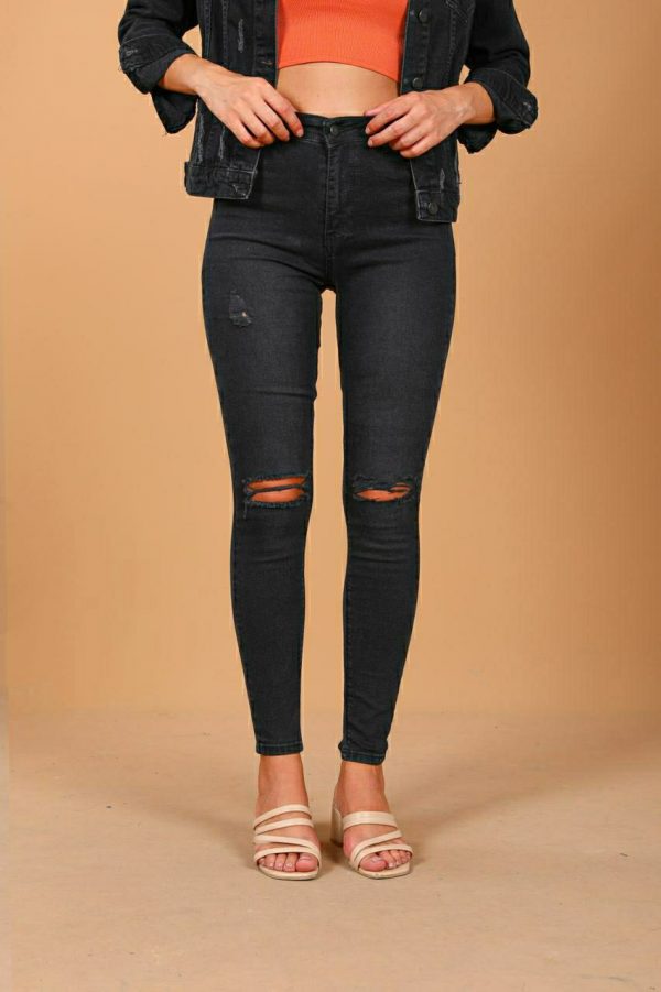 Ripped Skinny Jeans