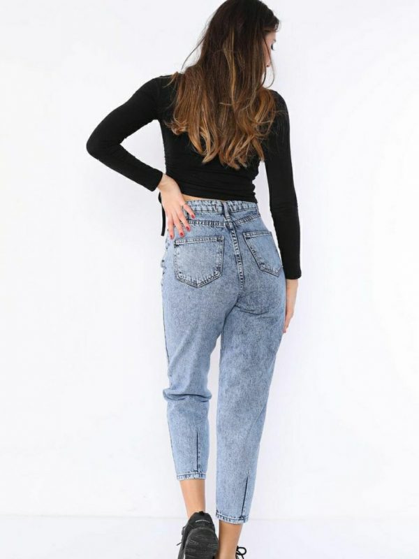 Slouchy Jeans With Embroidery model - Image 4