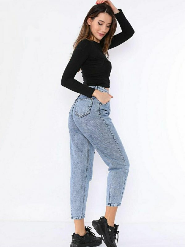 Slouchy Jeans With Embroidery model - Image 3