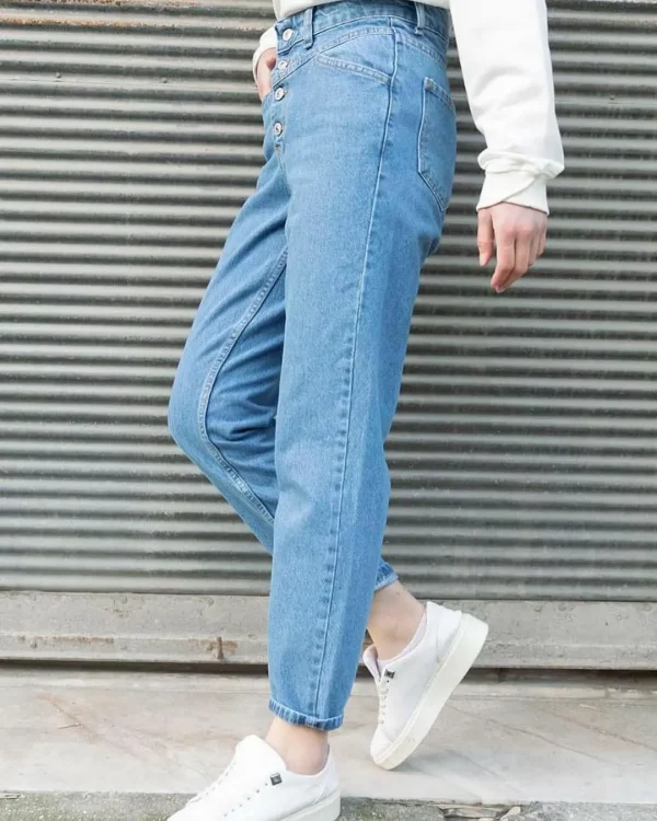 MoM Jeans - Image 2