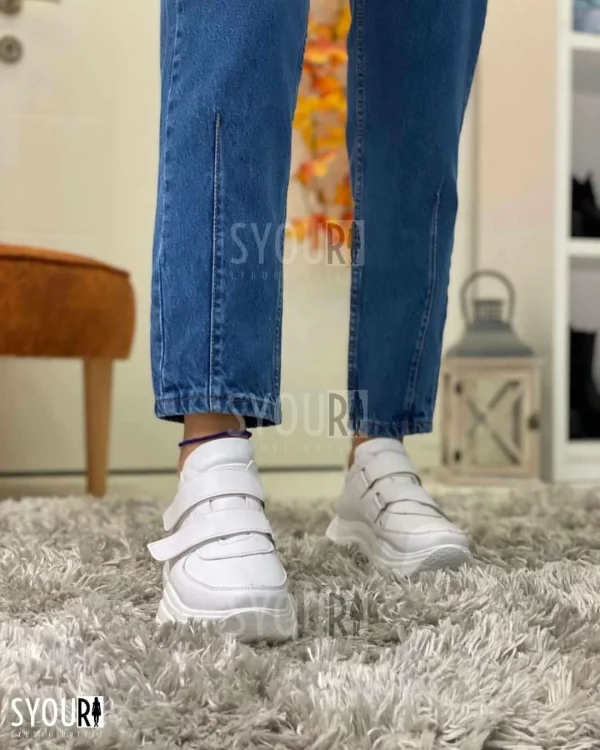 MoM Jeans - Image 3