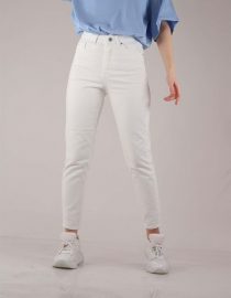 White MoM Jeans